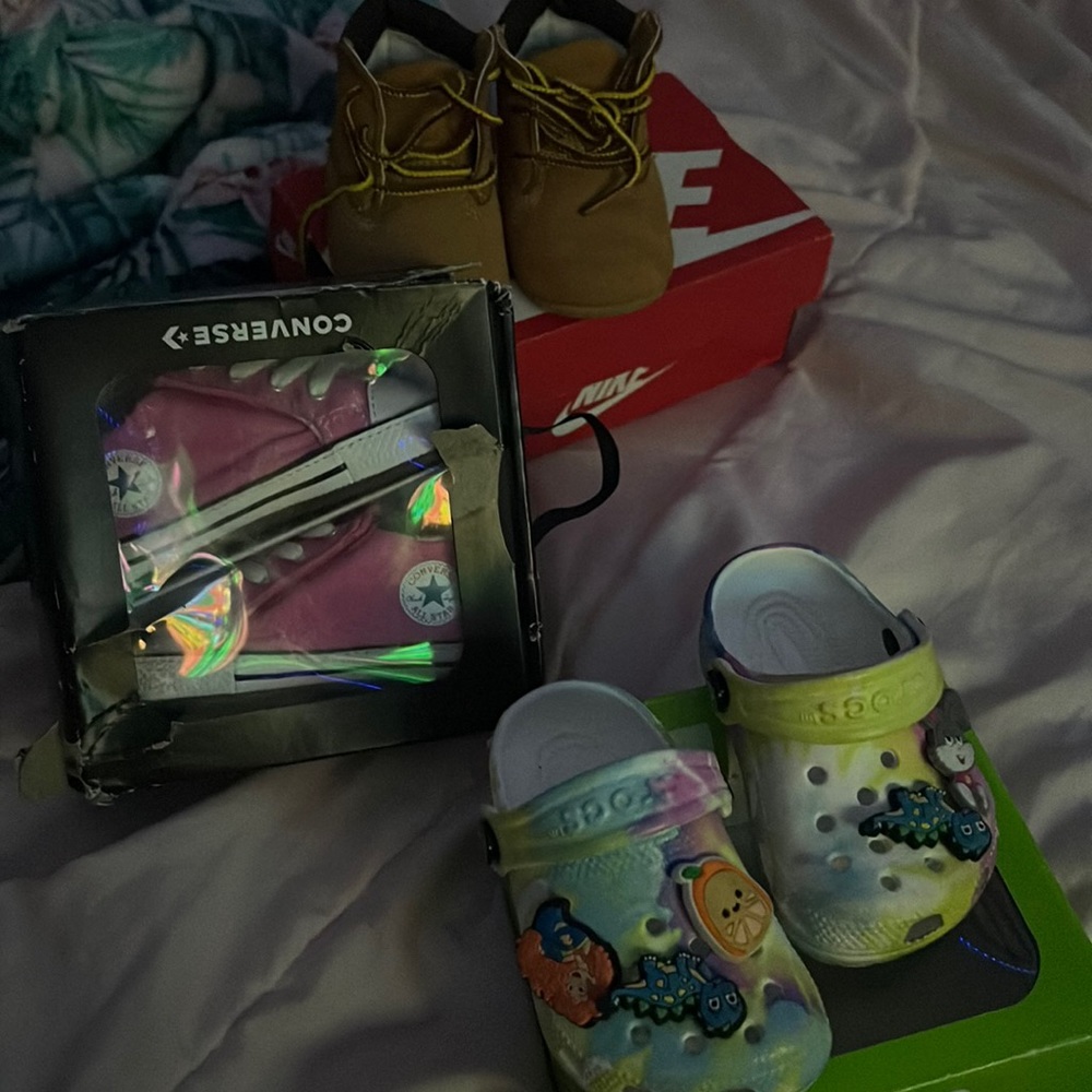 Bundle ! Timbs, forces, converse, crocs